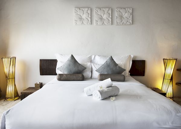 hotel-room-luxury-resort